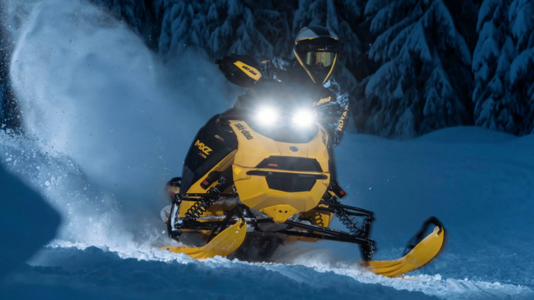 Snowmobile Tour 600